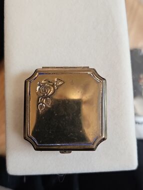 Vintage Blue Rose Compact